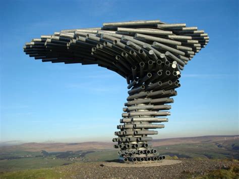  L'Aube Dorée : Sculpture Monumentale à l'Honneur du Soleil !